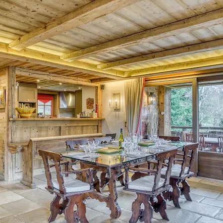 Chalet Magnifique Avec Piscine Et Sauna *