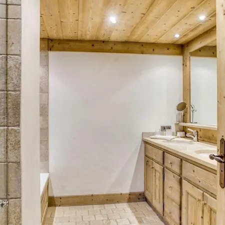 Chalet Magnifique Avec Piscine Et Sauna *