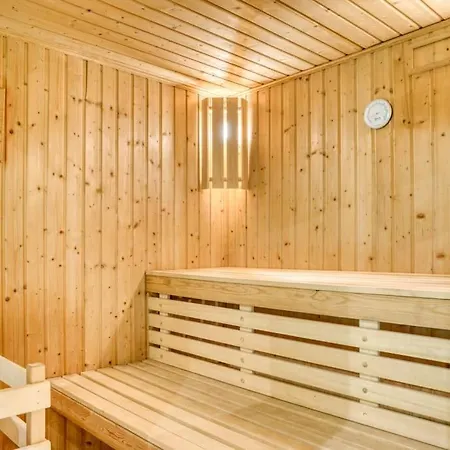 Chalet Magnifique Avec Piscine Et Sauna Megeve